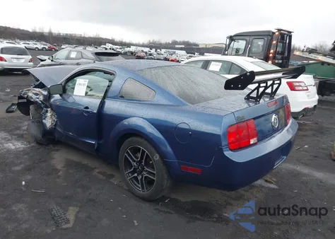 2007 Ford Mustang V6 Deluxe/V6 Premium z USA, uszkodzony, nr VIN 1ZVFT80N975240363